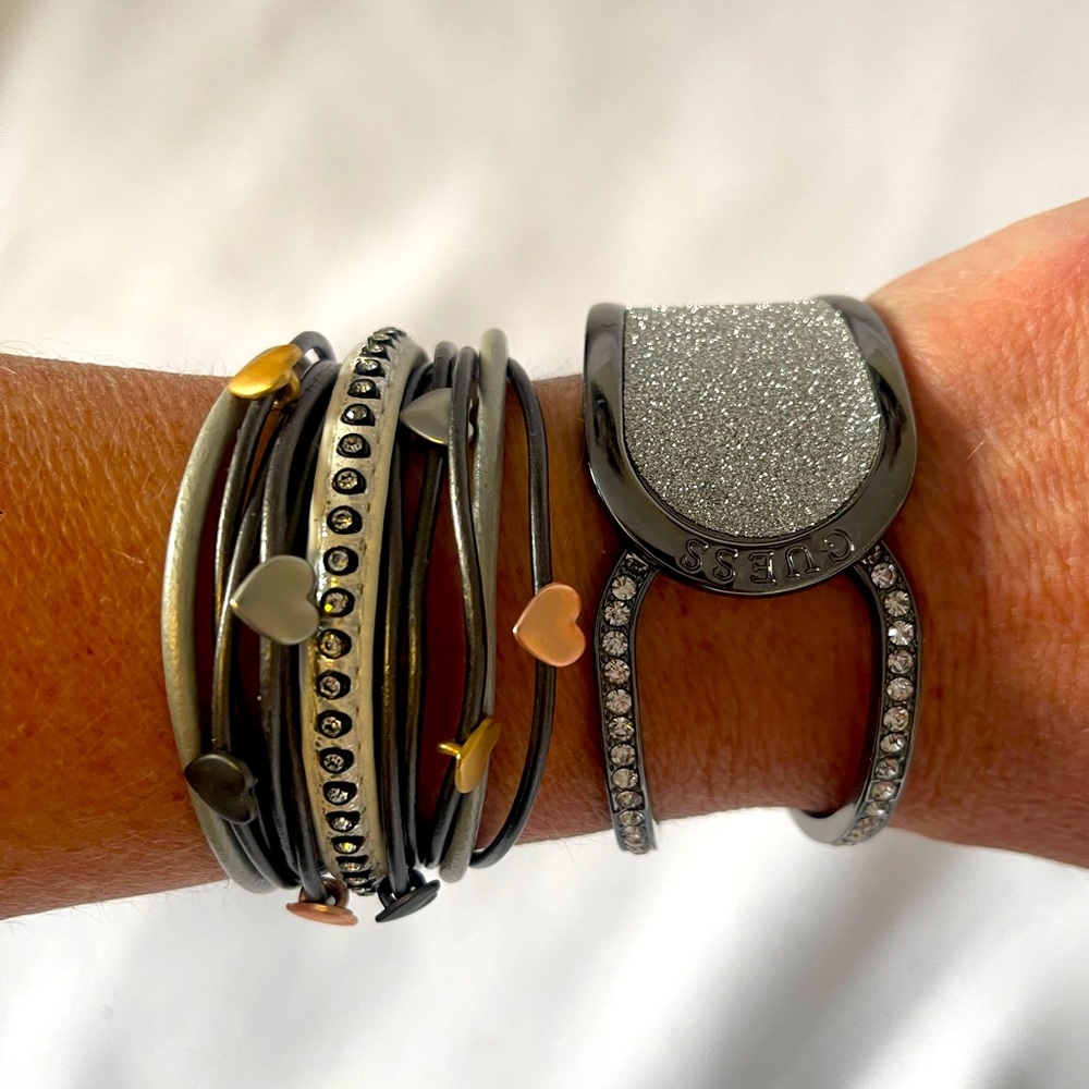 GUESS Bracelet / Heart Bracelet Set - Gorgeous! Like New Condition (see video)